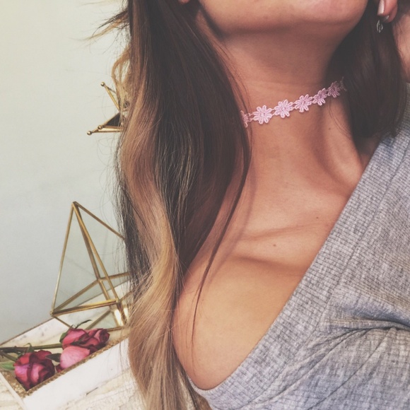 Flower Choker Bundle - Picture 3 of 3